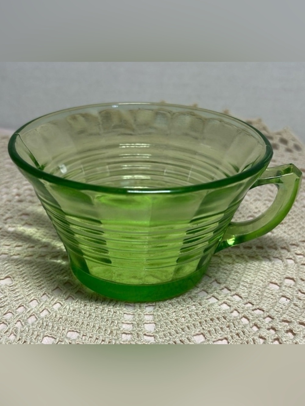 Vintage Anchor Hocking Uranium Glass Circle Cup – Depression Glass UV Glow Green